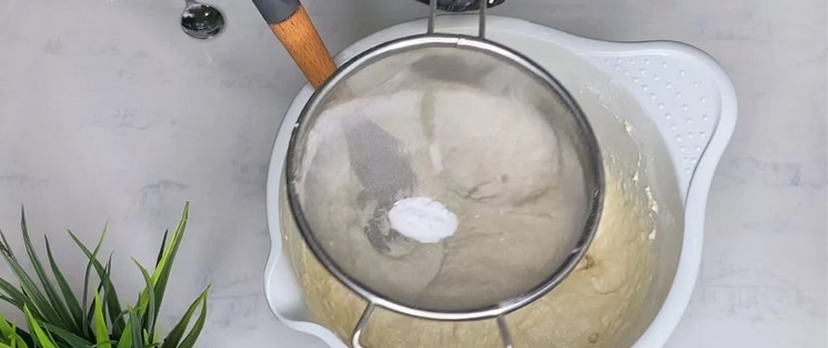 Оладки погано піднімалися і швидко опадали, доки не дізналася, коли додавати соду. У цьому вся хитрість