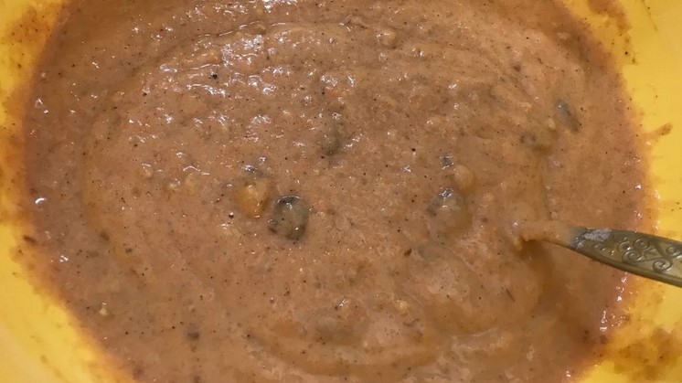Смачний пиріг до чаю: морквяний з горіхами і ізюмом