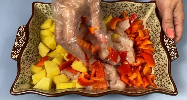 Простий рецепт смачної вечері з курячого філе