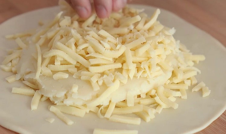 Сирно-картопляний хліб на сковороді. Без дріжджів, яєць та духовки