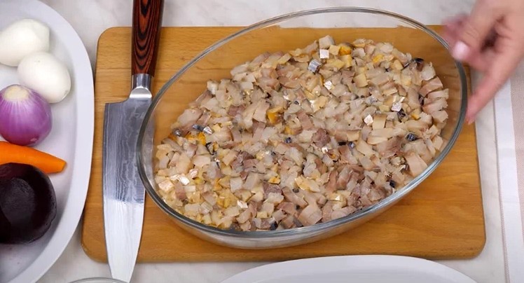 Скумбрія у шубі. Новий погляд на звичайний салат