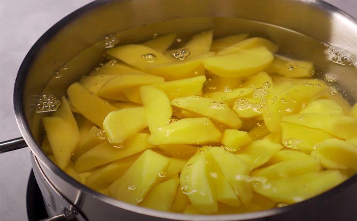 Гірчична картопля як у німецьких ресторанах. Відварюємо за 15 хвилин і додаємо заправку