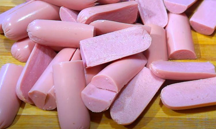 Перетворили сосиски на повноцінну вечерю на сім'ю. Закачуємо в тісто і через 15 хвилин готово