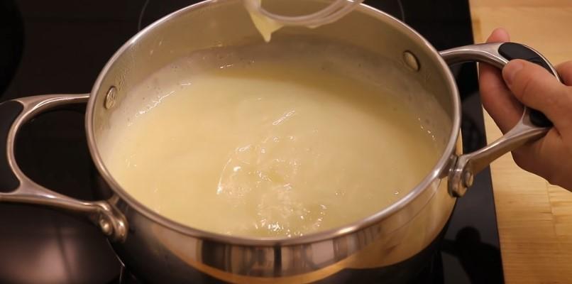 Ніжний торт "Пташка". Медові коржі, заварний крем та глянцева глазур