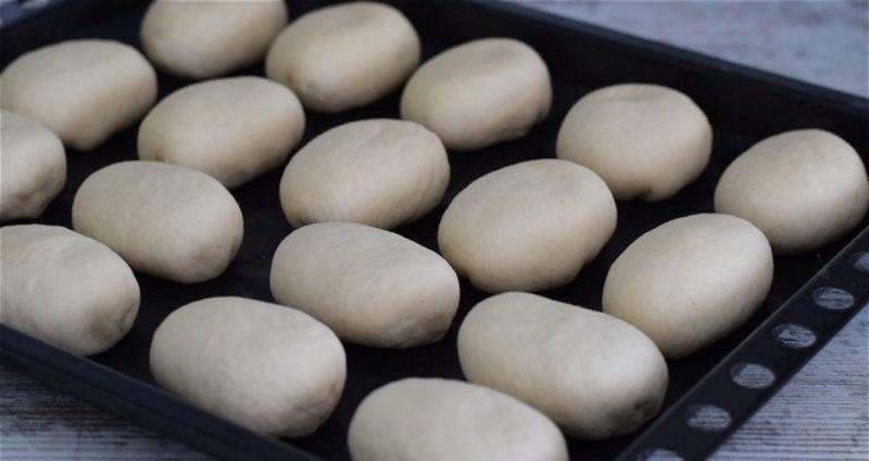 Пісні пиріжки з квашеною капустою та картоплею