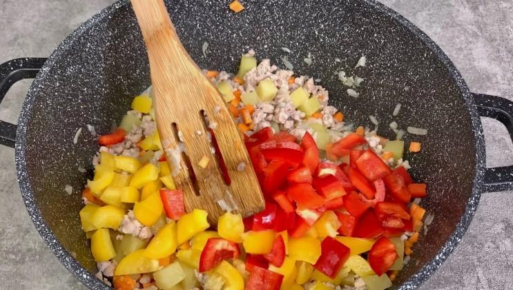 Коли немає часу, готую цей суп із фаршу та капусти на швидку руку