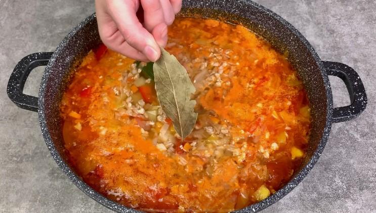Коли немає часу, готую цей суп із фаршу та капусти на швидку руку