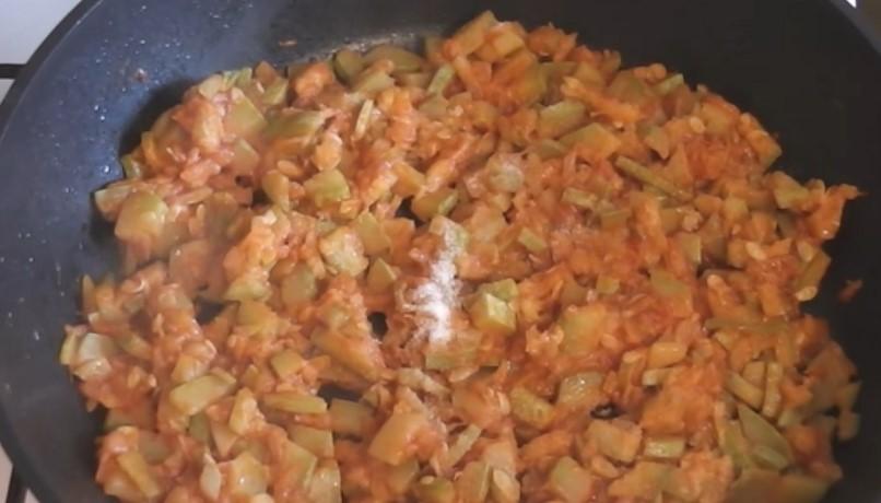 Бездріжджові пиріжки на кефірі з кабачками