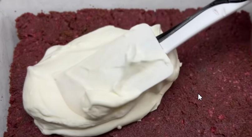 Десерт з какао та малини (заморожених або перших свіжих ягід)