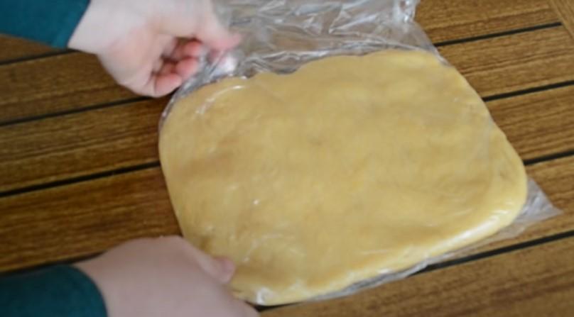 Розсипчасте сирне печиво з родзинками