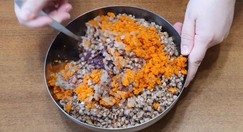Соковиті котлети з яловичої печінки та гречки