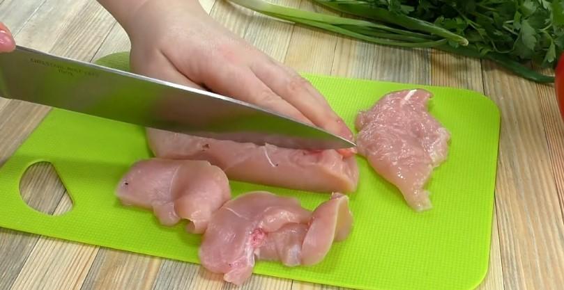 Капустяна запіканка з куркою: готуємо в духовці або на сковороді