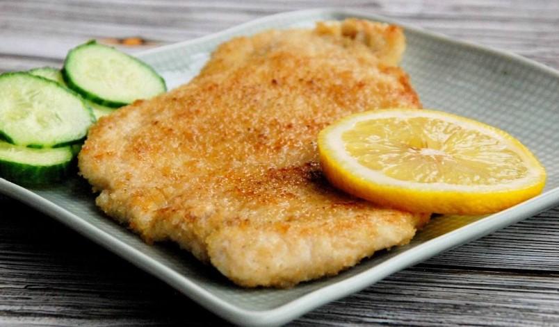 М'який шніцель із курячого філе з вершковим смаком