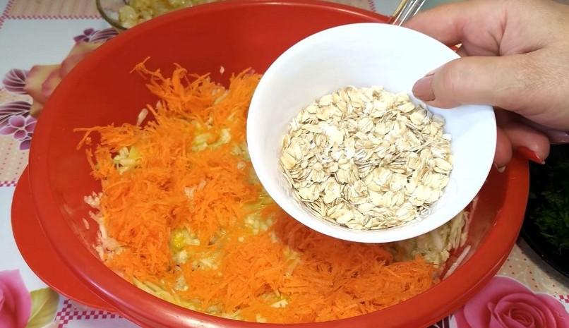 Ніжні котлети з кабачків без м'яса із соусом: рецепт