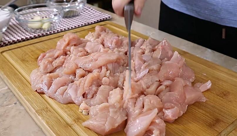 Домашня куряча салямі без хімії: рецепт ковбаси