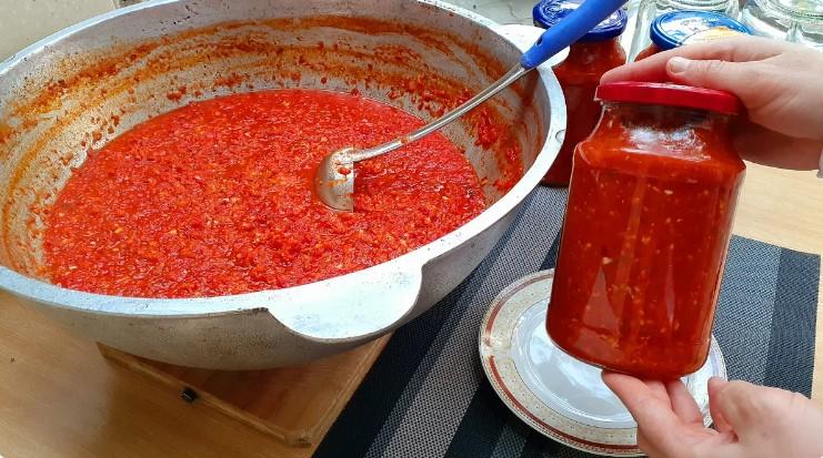 Аджика на зиму! Цей рецепт перевірений роками