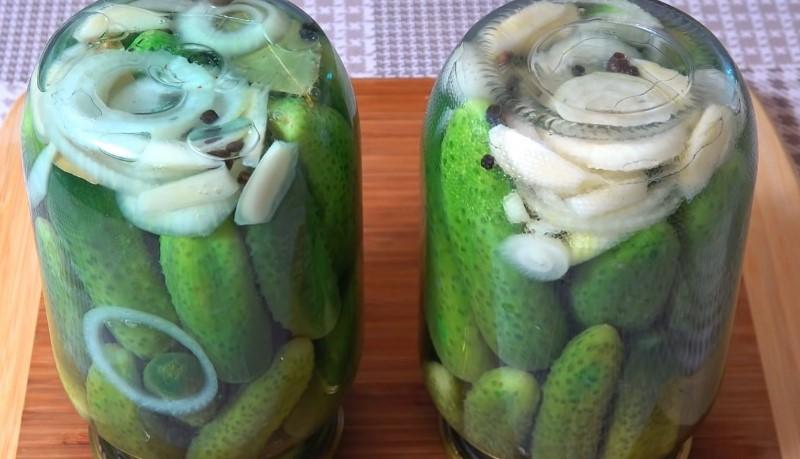 Хрусткі мариновані огірки по-болгарськи на зиму