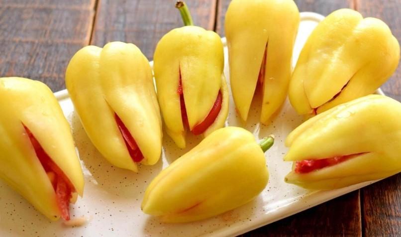 Смажений болгарський перець з помідорами та часником