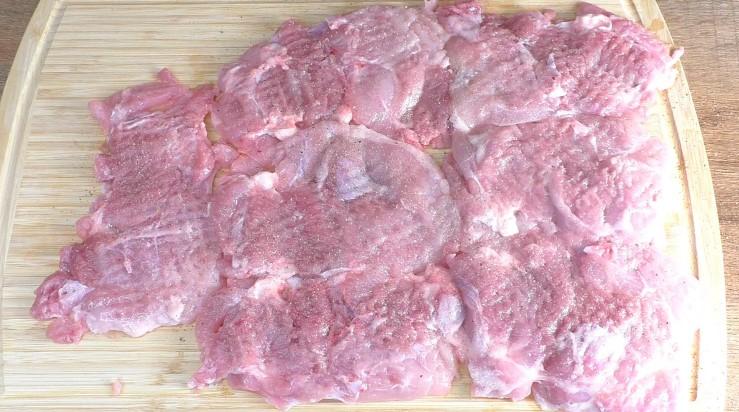 Курячі рулетики в духовці: можна робити з різними начинками