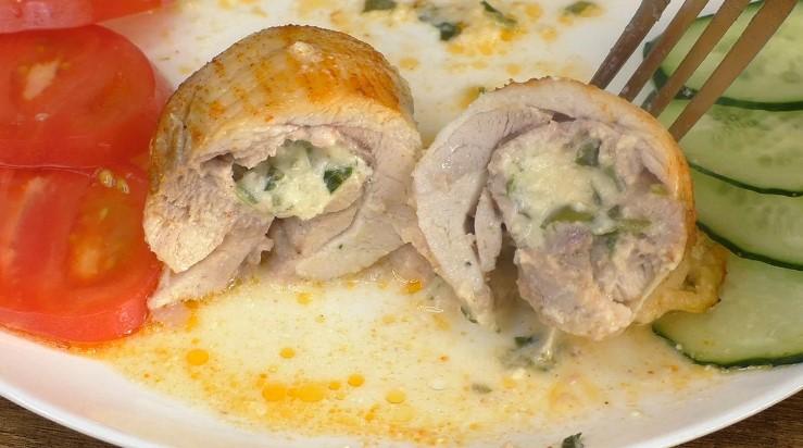 Курячі рулетики в духовці: можна робити з різними начинками