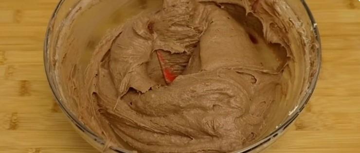 Шоколадний кекс до чаю – на раз, два, три: мінімум продуктів та максимум смаку