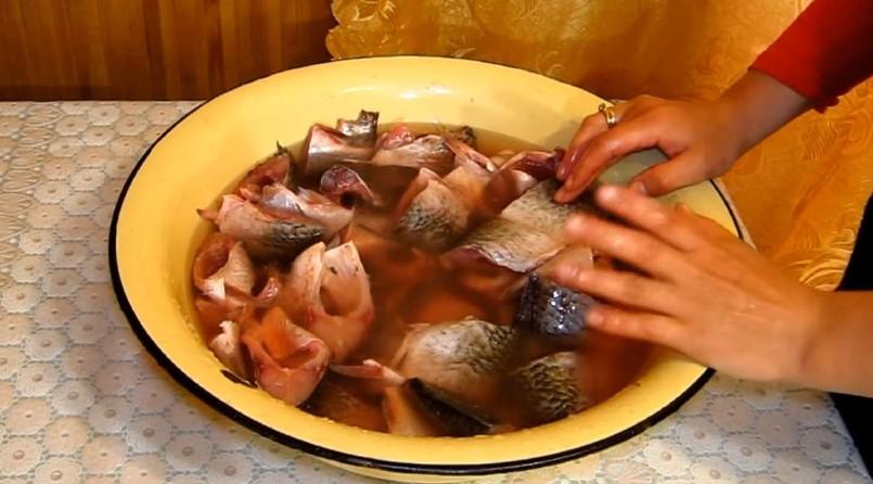 Рибна тушонка в домашніх умовах: рецепт заготівлі