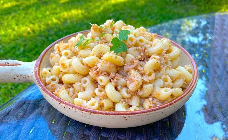 Смак дитинства! Макарони по-флотськи з вареною куркою