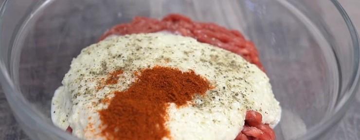 Смачні яловичі котлети із простих продуктів. Беріть рецепт на замітку