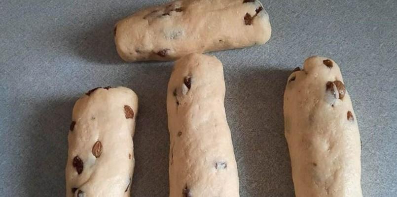 Печиво з родзинками, яке внуки лагідно називає булочками