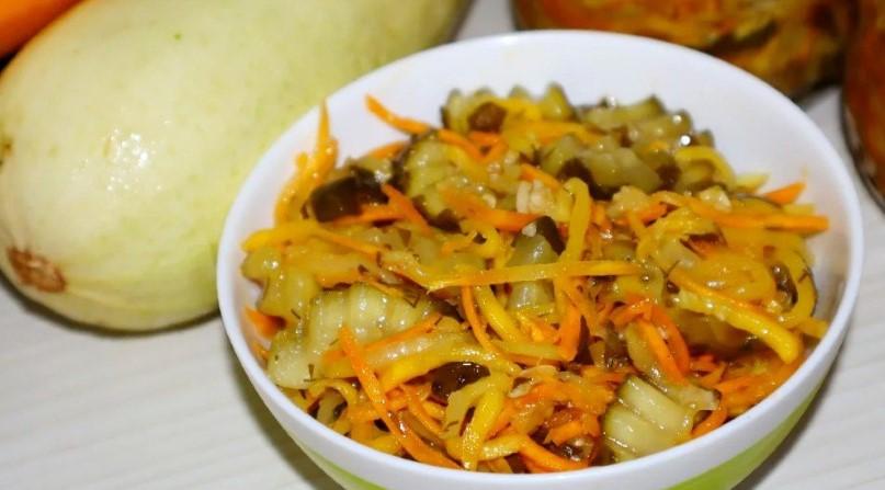 Хрумкий салат з морквою по-корейськи та кабачком на зиму