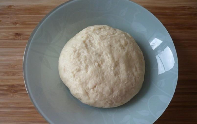 Картопляний коржик з сиром і шинкою на сковороді