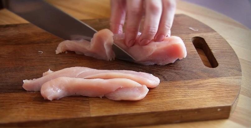 Соковитий курячий шашлик в духовці