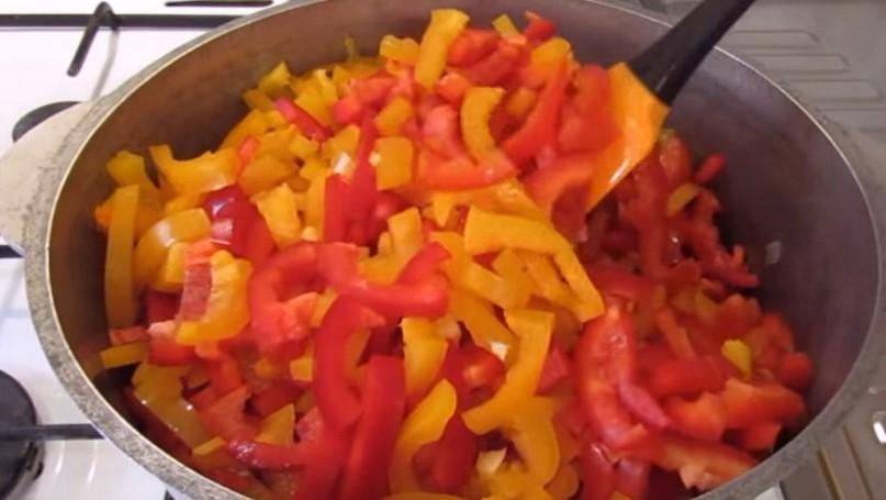 Квасоля по-монастирськи з овочами на зиму
