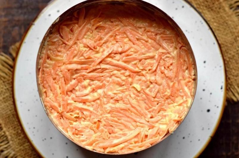 З доступних продуктів: ошатний салат «Монах» з куркою