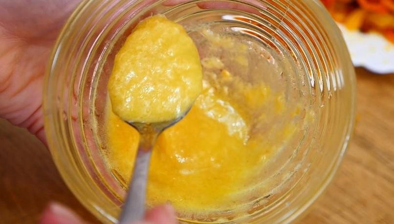Пісний салат з маринованими грибами та квасолею