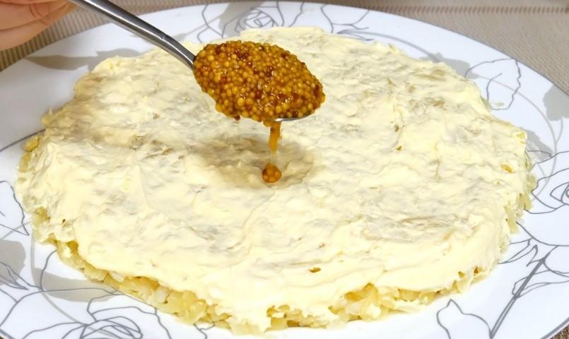 Багатошаровий салат "Сніг" з куркою
