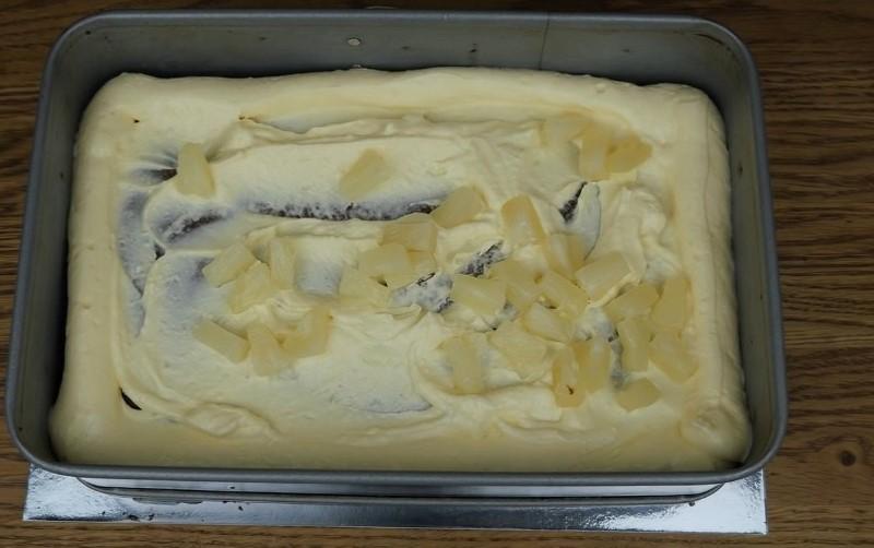 Шоколадний пляцок «Дон Кіхот» з ананасами