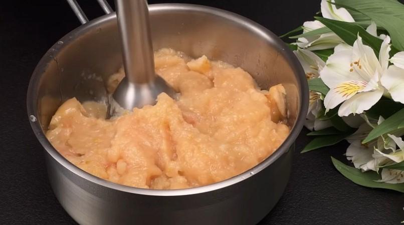 Ніжний яблучний десерт із духовки, який і не порівняти із зефіром
