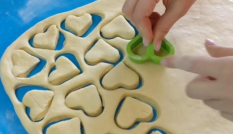 Коржики на кефірі з глазур'ю в духовці