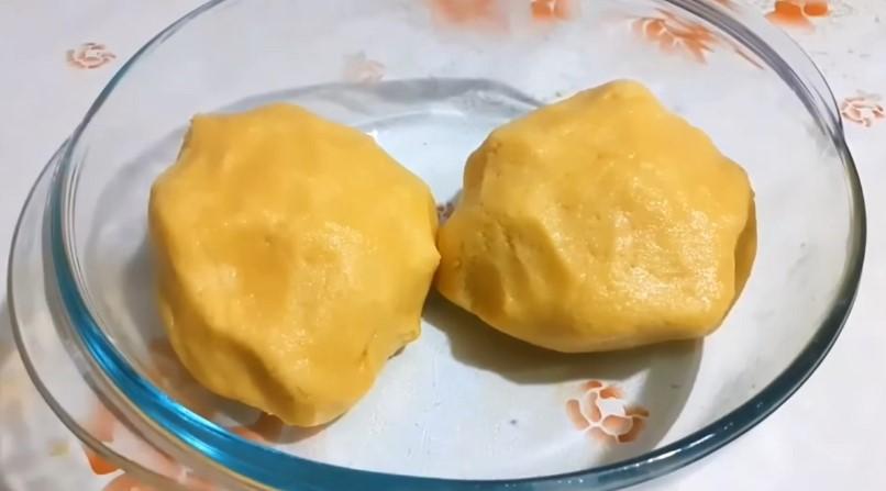 Тертий лимонний пиріг із сиром