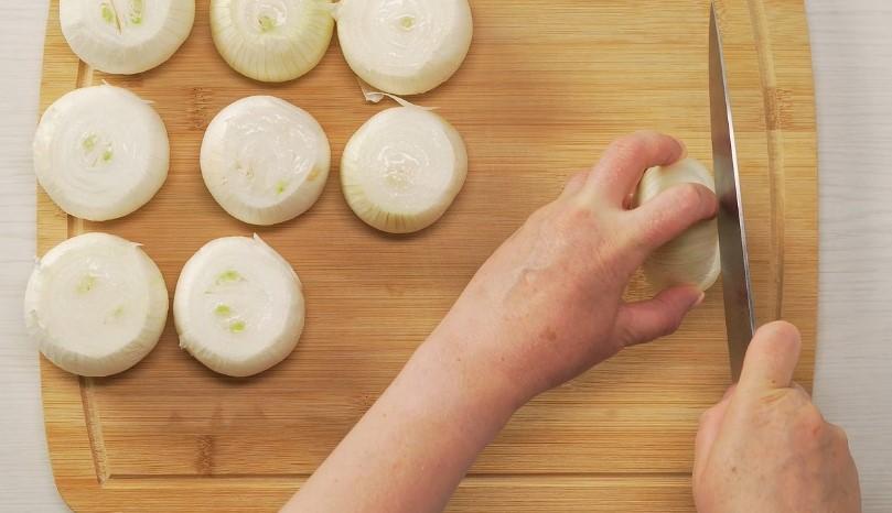 Запечена маринована цибуля на закуску