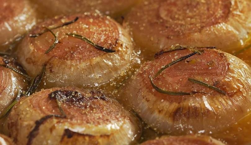 Запечена маринована цибуля на закуску