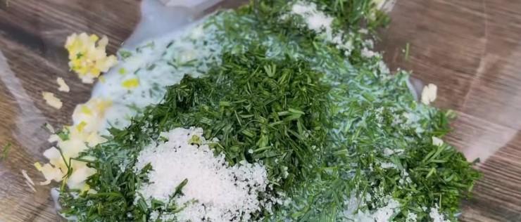 Цей часниковий хліб просто чудовий: швидкий перекус із мінімуму продуктів