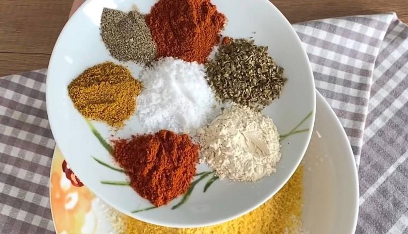 Хрумка курка в сухарях на сковороді