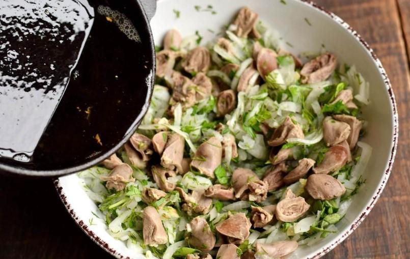 Пряна закуска з курячими серцями