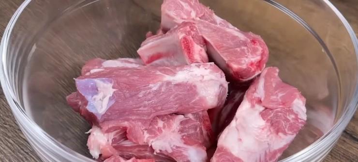 Мало хто так готує свинячі реберця, а дарма: просто, без проблем і смачно дуже