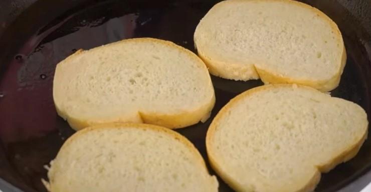 Ну до чого смачна закуска, і готується легко: бутерброди зі шпротами
