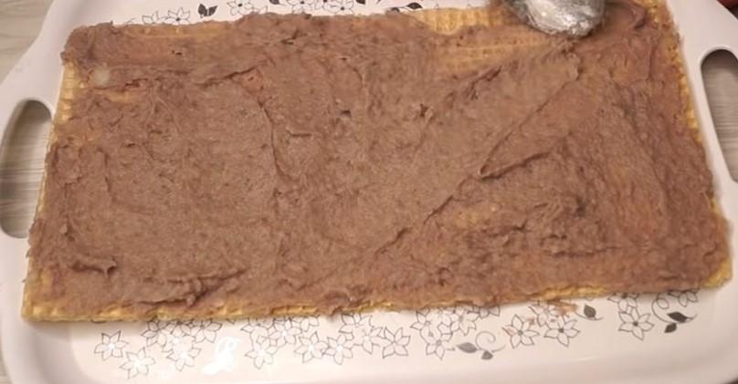 Закусочний торт з оселедцем та грибами на святковий стіл