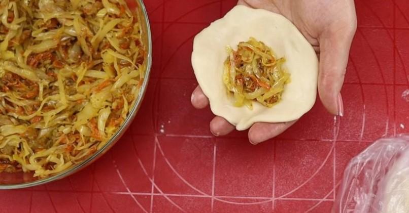Пісні вареники з капустою своїми руками