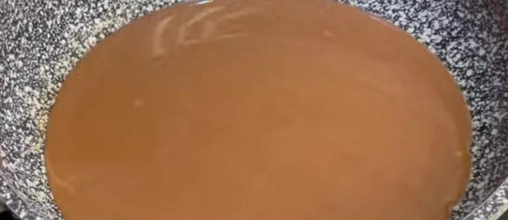 У вихідні частенько готую такий шоколадний торт: гарний, ніжний і ароматний